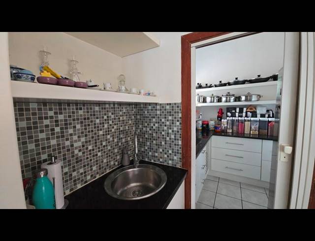 4 BEDROOM HOUSE FOR SALE IN KENSINGTON